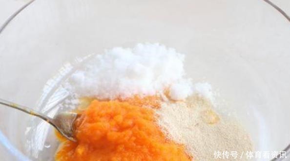 早餐就是這麼簡單,蒸一蒸就做好,甜絲絲軟嫩嫩,很是好吃