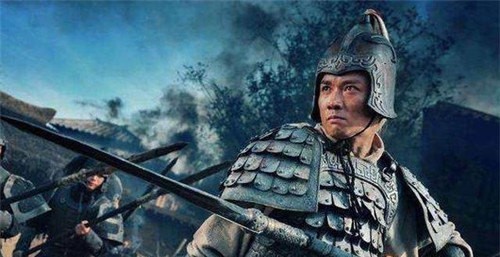 张飞|许褚平过赵云马超,为何接不了张飞10招?