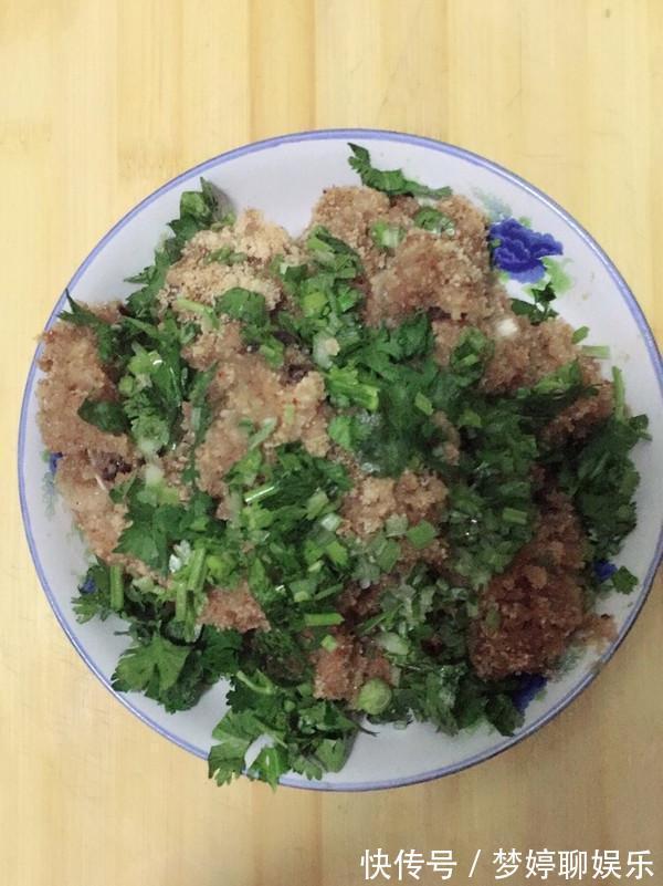 川菜|排骨除了红烧还能怎么吃川菜版的粉蒸排骨,软软糯糯吃个不停