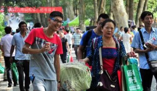 高中生进入到大学，常识性的东西需要你掌握，才能够不吃亏