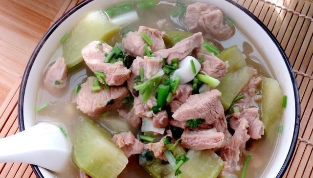 大厨|炖牛肉时,有人焯水有人直接炖,都不对,大厨:教你最好吃的做法