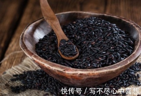 营养物质|黑米和它一起煮,头发慢慢变黑了,小肚子不鼓了,不想显老可试试