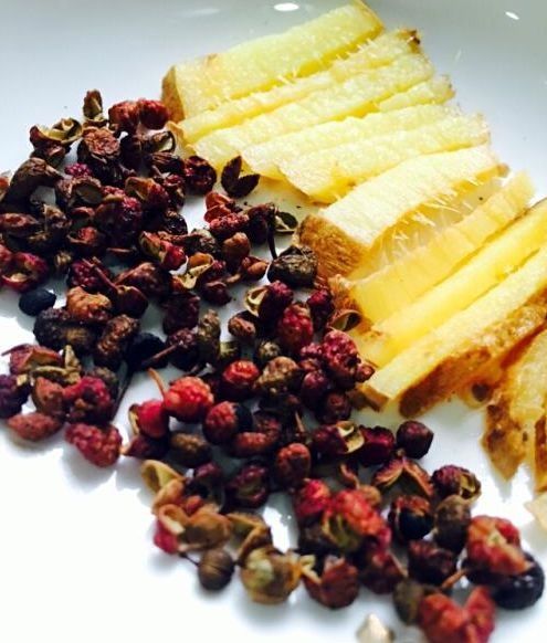 煮虾时，冷水煮还是开水煮？搞清楚3个要点，虾肉鲜嫩Q弹，没腥味