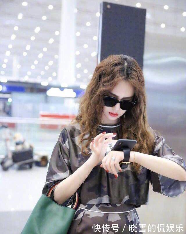 脸型 女人过了48岁尽量少烫“大妈卷”,推荐这5种发型,时髦显气质呀