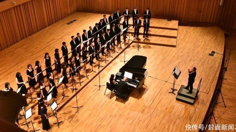  交响乐团|过去一年，10万+观众走进这里看了252场演出