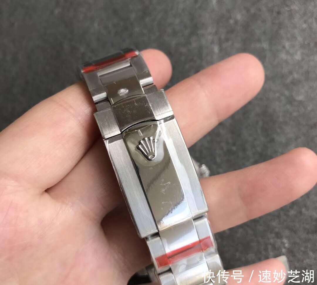 尖货表行丨|尖货表行丨盘踞在手腕上的“闪电”,绿玻璃的详细剖析