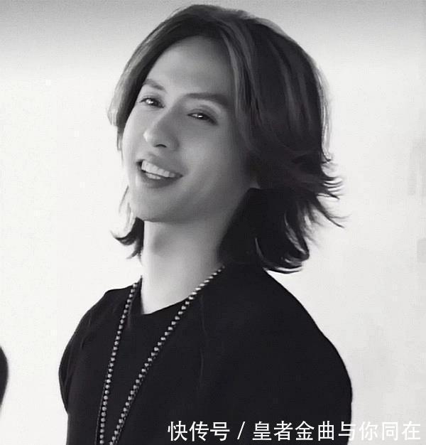 乐队|32岁当主唱,酒吧认识女孩爱了20年,连连夺冠的张淇成最大黑马