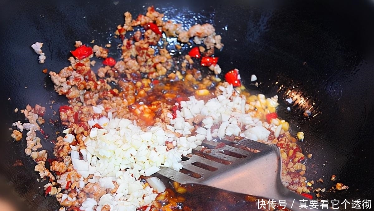 鱼香茄子|女人常吃这个“碱性蔬菜”,改善口臭,平衡体质,连皮肤都嫩了