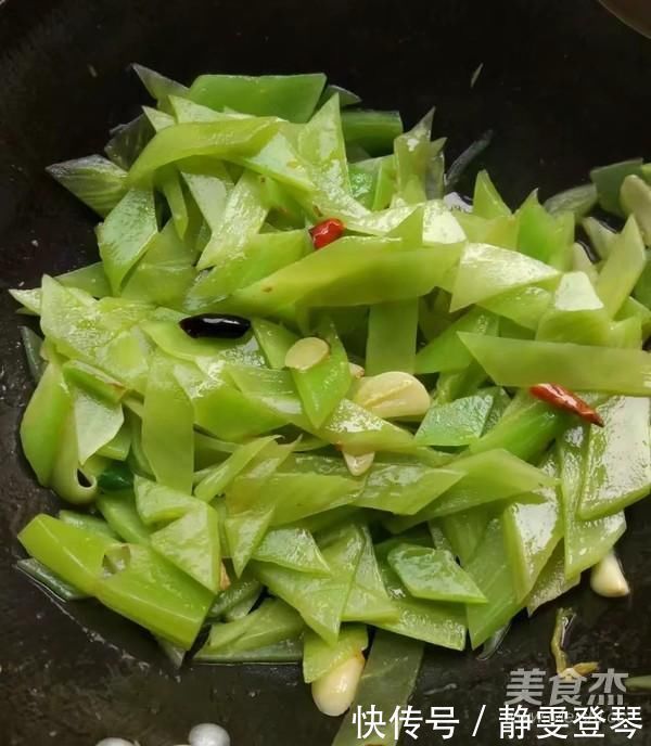 便秘最怕这个菜,3元一斤,2块钱能炒一大盘,常