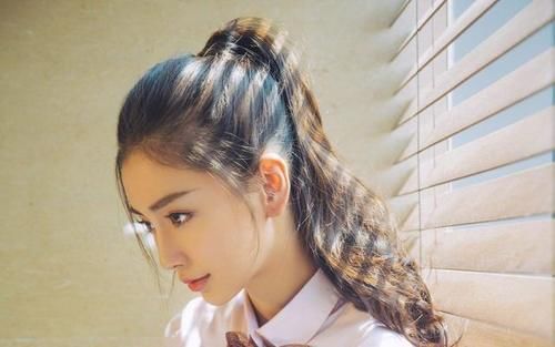 动作|扎马尾时少做这“3个动作”!不仅显脸大,头发还可能越掉越多