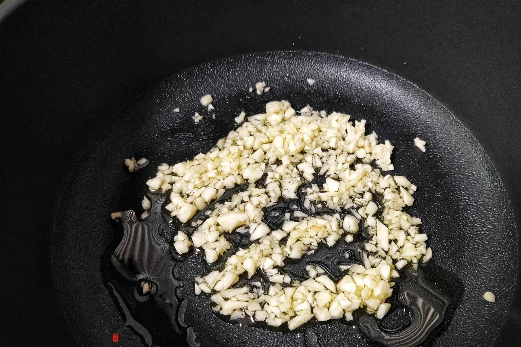 小厨|秋葵和它是绝配，炒一炒就上桌，爽滑鲜嫩营养高，好吃停不下筷子