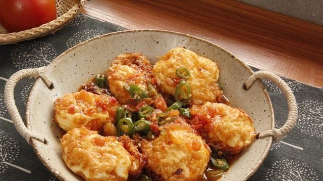 酸辣可口的酸甜炸蛋,只需要3步就搞定,好吃又不贵