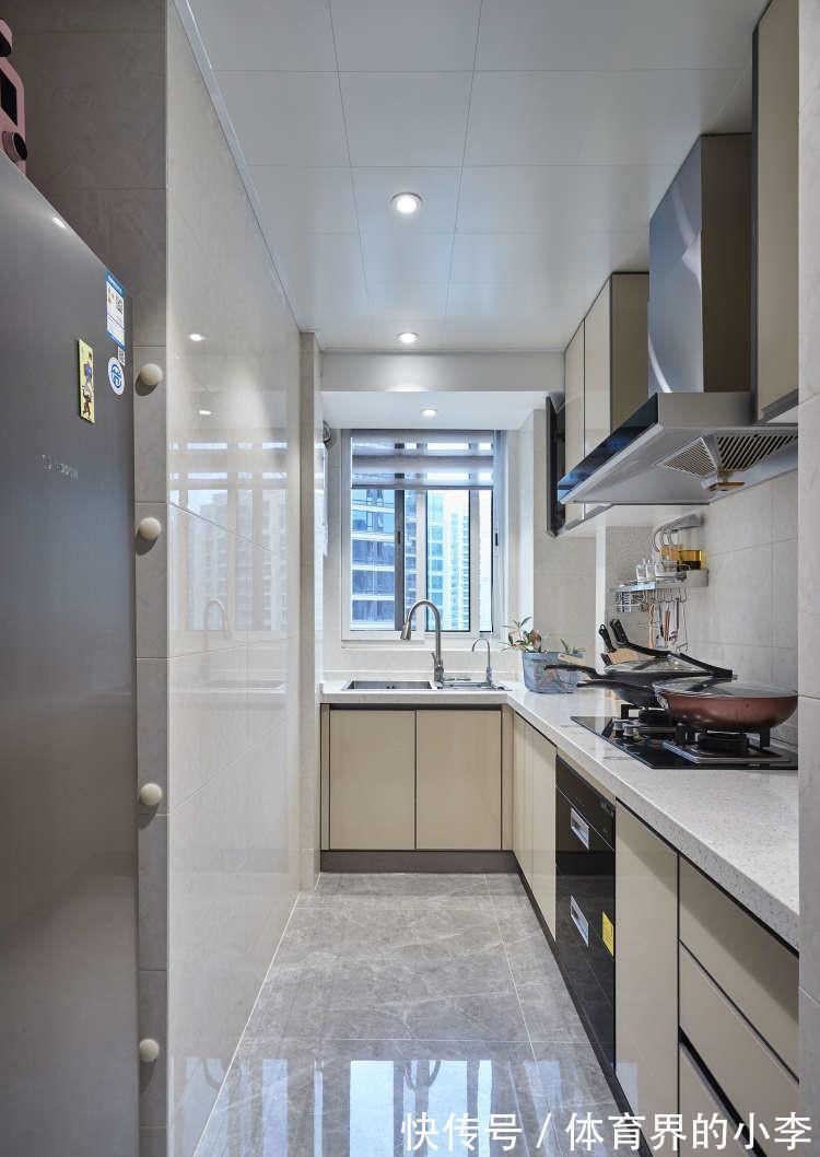 边界感|高级灰加烟粉的绝美搭配，寒冷的冬日，她家的颜色一定能暖到你！