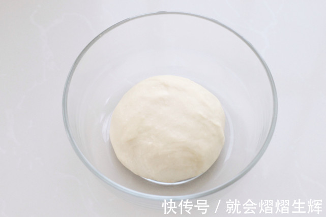 馒头不蒸了,用平底锅就能做,外脆内软奶香浓郁,一口一个真过瘾