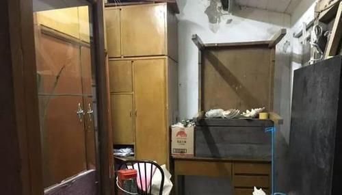 邻居|邻居建议吊顶打石膏线，而木工笑说别走石膏线，现在流行这样装