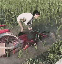 |搞笑GIF:当时我也很绝望 是她非得带我出去玩