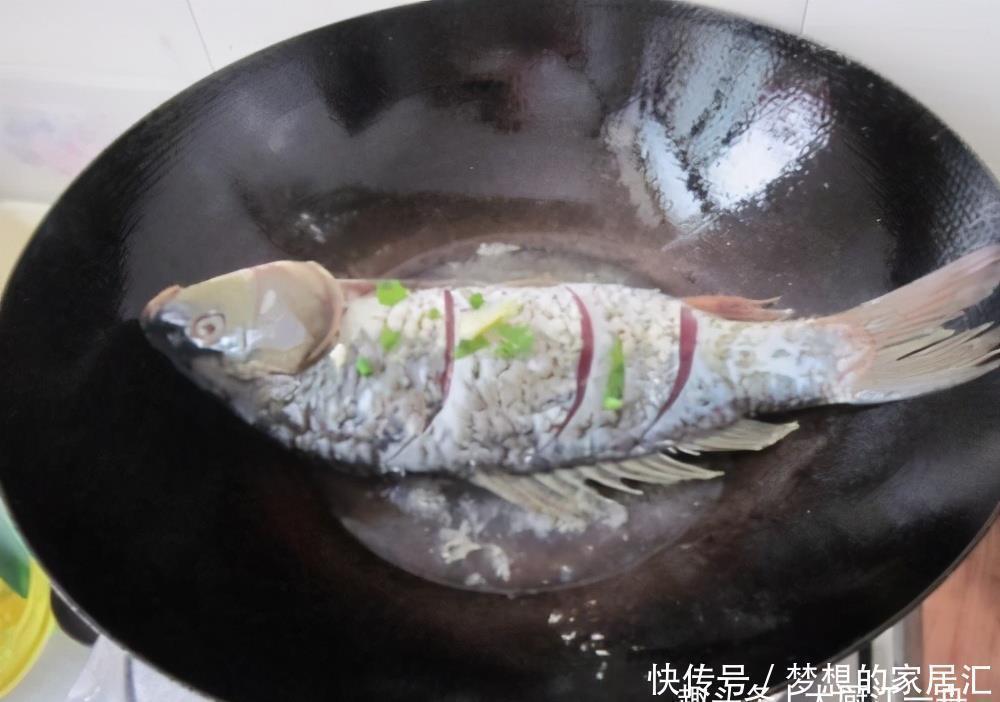 炖鱼时，要牢记“3做1不放”，炖出来的鱼汤鲜香味浓，无腥味