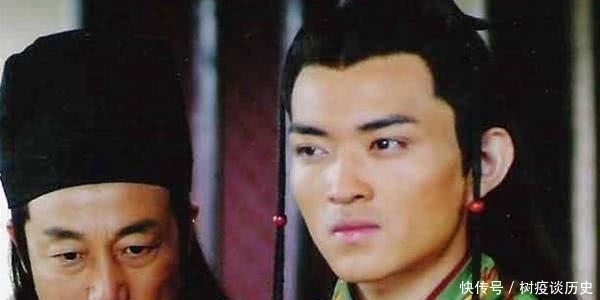 皇帝|丞相抓捕大侠，大侠就灭他全家，皇帝知道后：赏