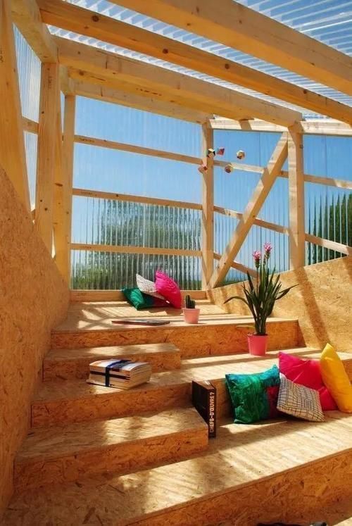 瓦楞塑料|外国人封阳台竟然这么封?不用玻璃改用塑料,三面采光超透亮