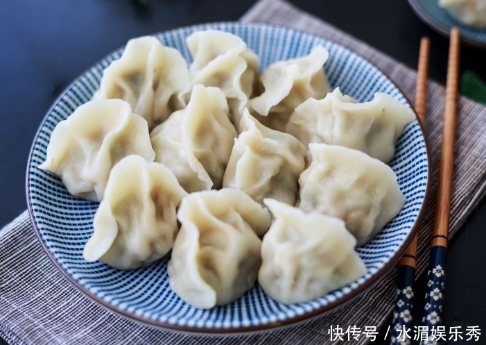 包饺子|包豆角馅饺子,用生的好还是焯水好很多人做错,难怪不好吃