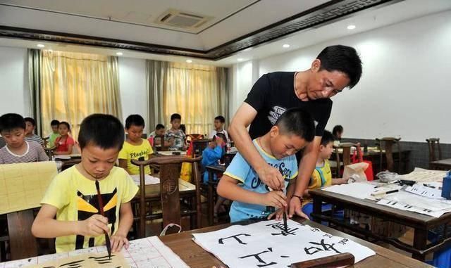 父母|孩子五岁前，别报这两种兴趣班，反而容易伤智力，很多父母不知道