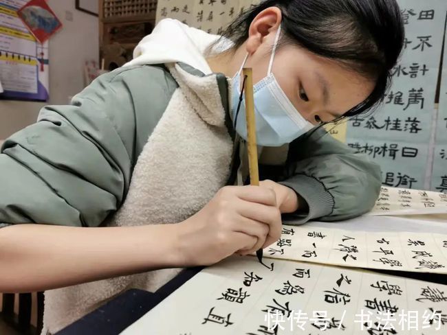 书法#自古英雄出少年!13岁女孩写得一手精妙绝伦的书法,远超年龄限制