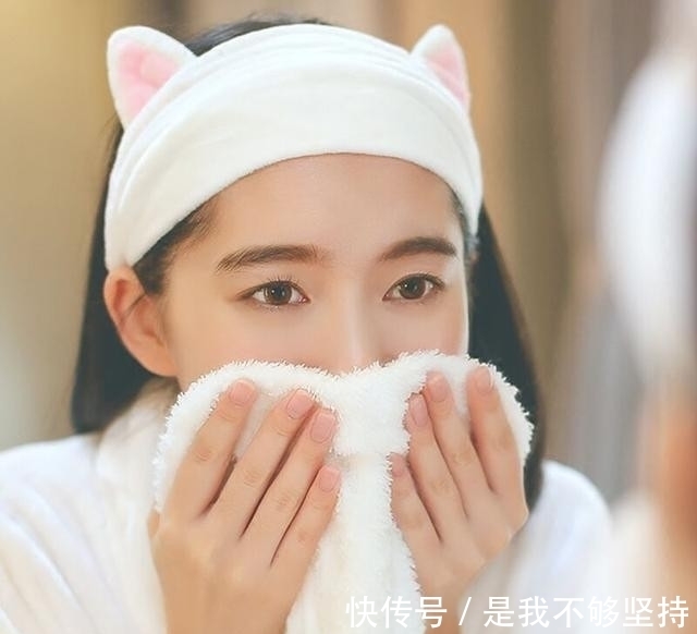 护肤品 女人不管多大,洗脸后要懂得“3不要”,不然再贵的护肤品也白用