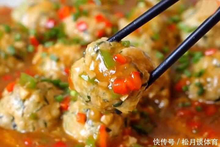 黄瓜不要再腌着吃了,加一块豆腐,清香软糯又营养,比大鱼大肉香