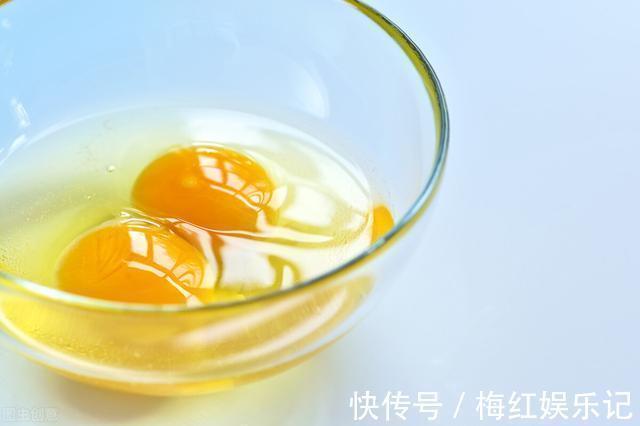 甘油三酯|高血脂每天吃一个鸡蛋可以吗？蛋黄还能吃吗？辟谣来了