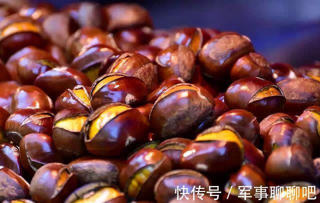 板栗|板栗壳难剥?丢盐水里泡一泡,5分钟就脱壳,栗黄不碎,指甲不疼