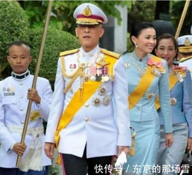 妻子们|玛哈后宫女眷新排位,西拉米穿礼服裙居于C位,苏提达屈尊第四位