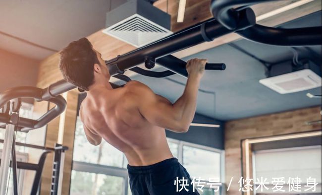 健身|徒手健身的1套训练方法，每周4练计划，提升力量锻炼全身肌肉