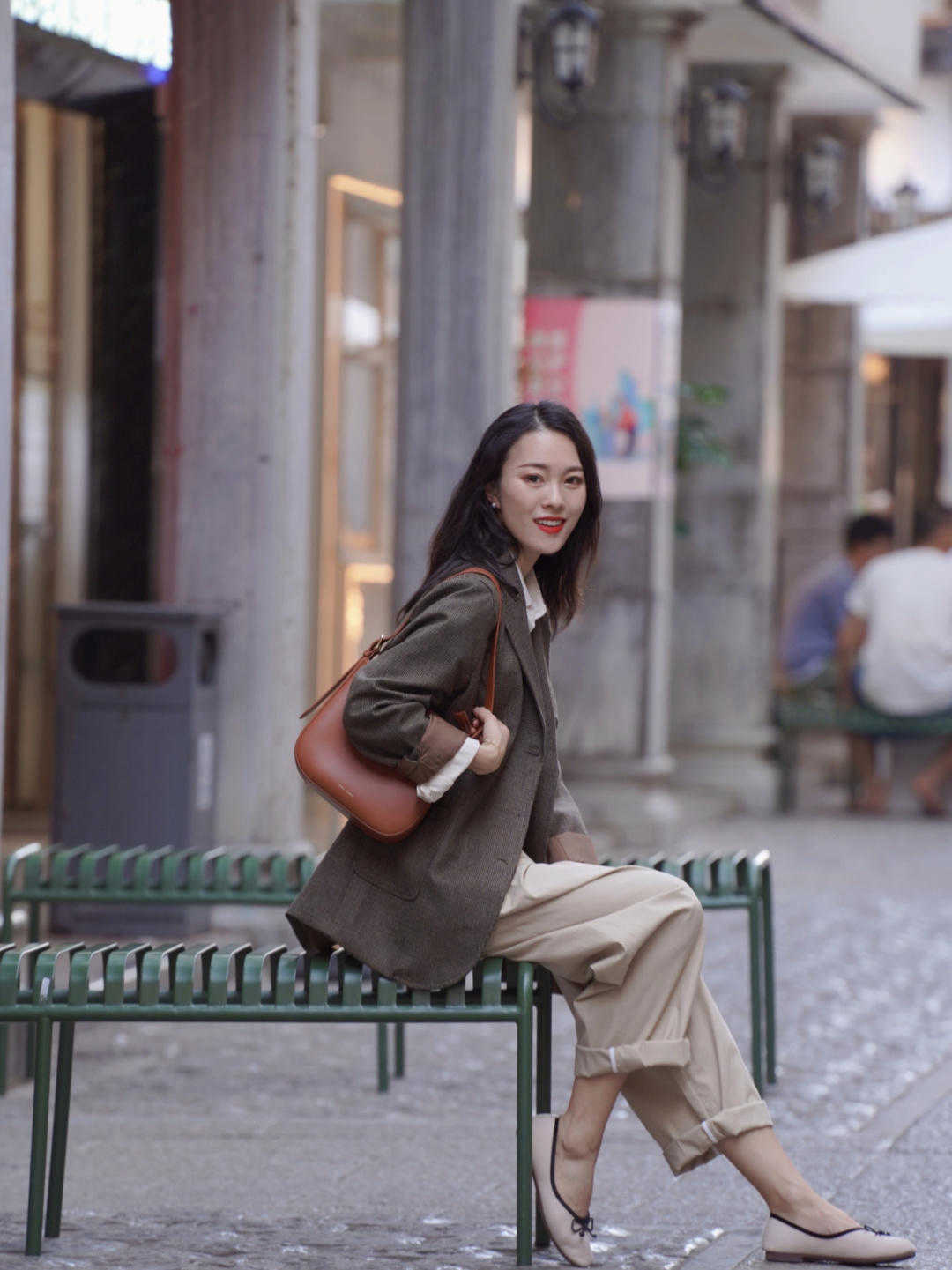 紧身裤|秋天聚会,逛街这样穿,绝对美翻了,气质又高级