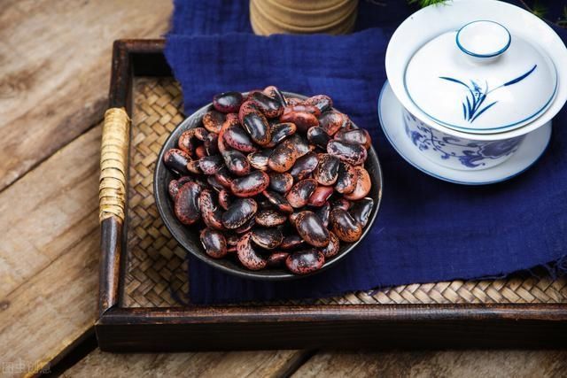 榛仁|中老年人注意：虾壳、骨头汤不补钙，想补钙多吃这6种食物