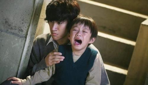 才艺|16岁男孩手写印刷体,获赞700万,父母却叹气:孩子生病了