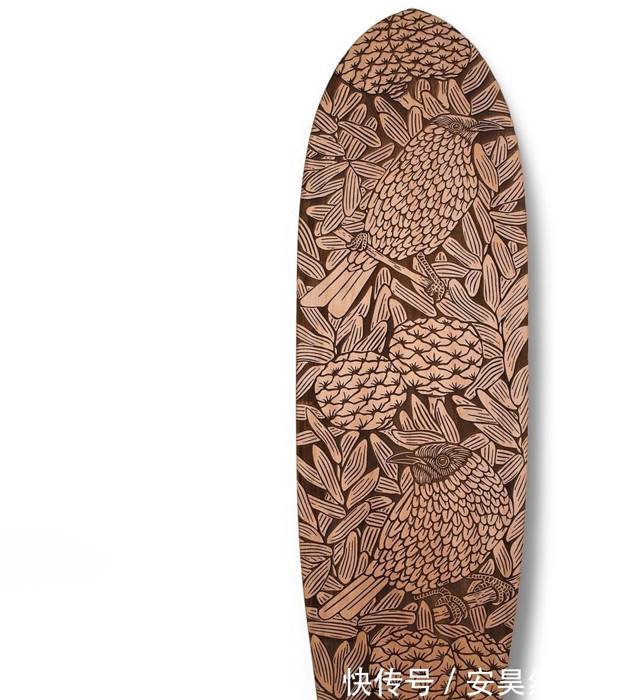 冲浪板@80层颜料之下的故事:时光雕刻者,与刀刃为伴的漆雕艺术家