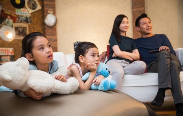 运动能力|李玫瑾直言“看电视”和“不看电视”的孩子,长大后的差距很大