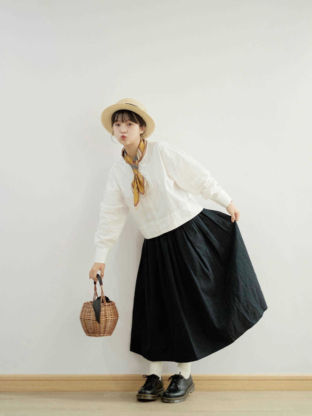 上衣 “短上衣”这样穿才叫好看,搭配半身裙减龄又俏皮,日常实用