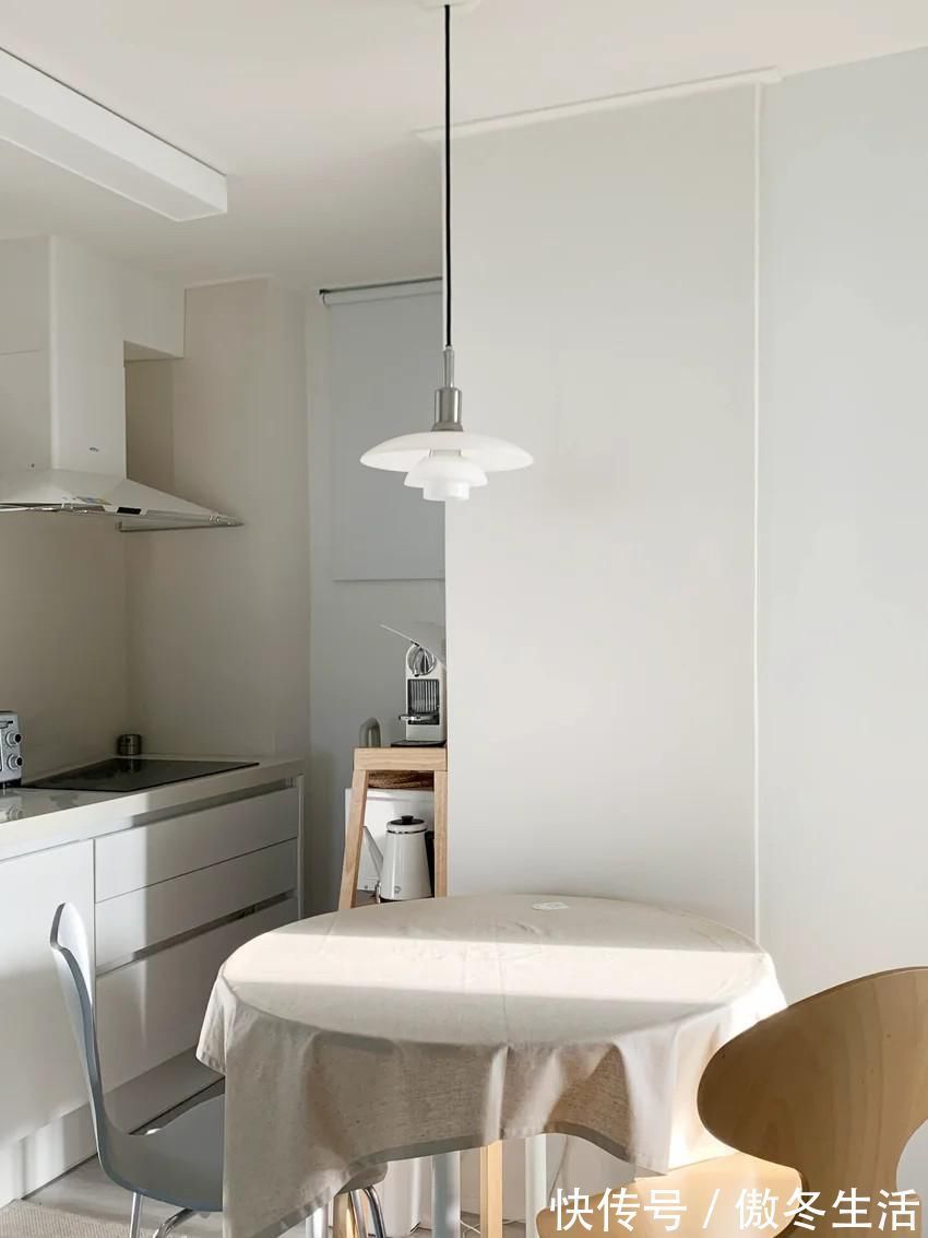 客厅|她独居住57㎡,打通阳台,去电视墙化,干净极简越住越像新房