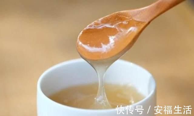 柿饼|5种食物是“天然的黄体酮”,女人常吃,皮肤白嫩,越来越年轻