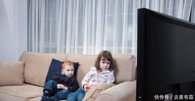 长时间|常看手机会对孩子产生哪些危害超过这个时间点,会损害大脑