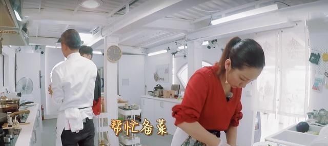 《中餐厅4》赵丽颖被骂冤不冤看看秦海璐的表现,就知道答案了