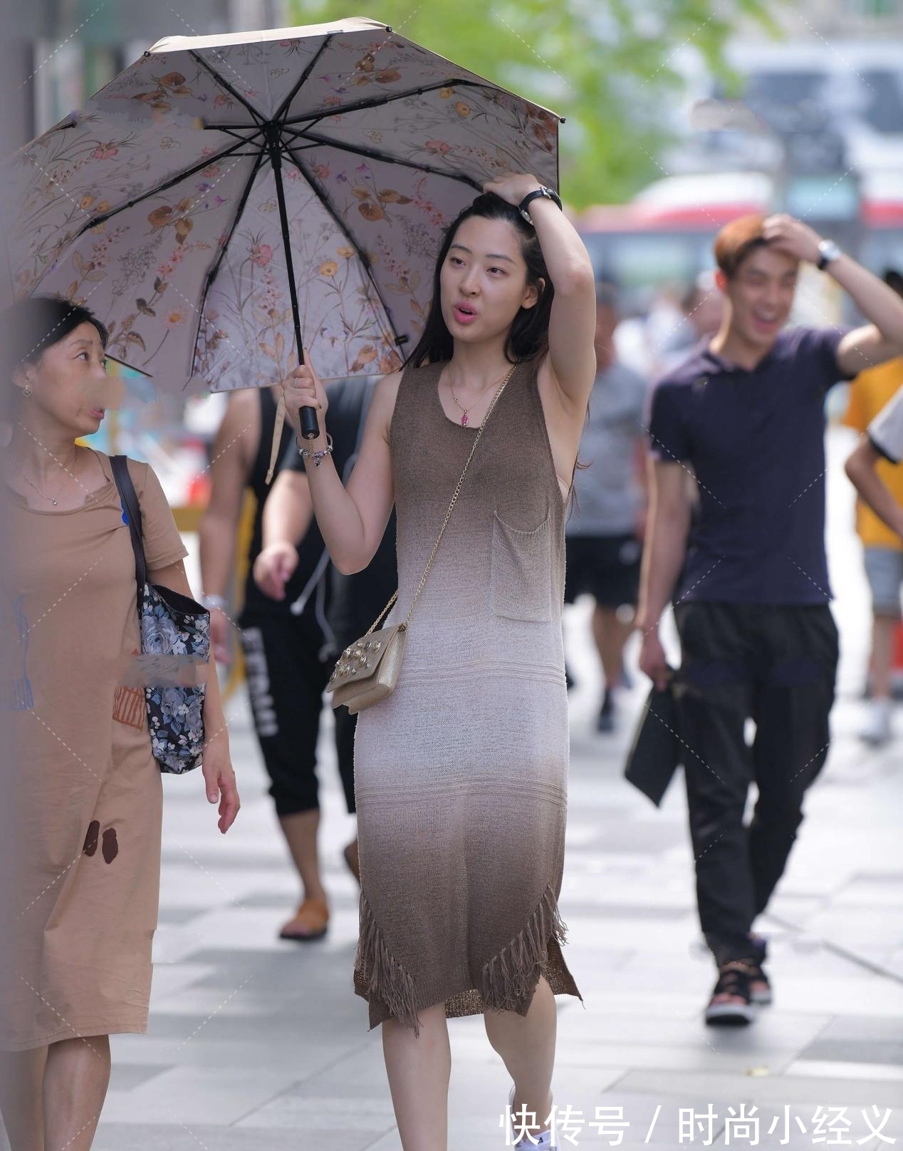 无袖连衣裙|灰色渐变无袖连衣裙,毛边设计更显年轻时尚