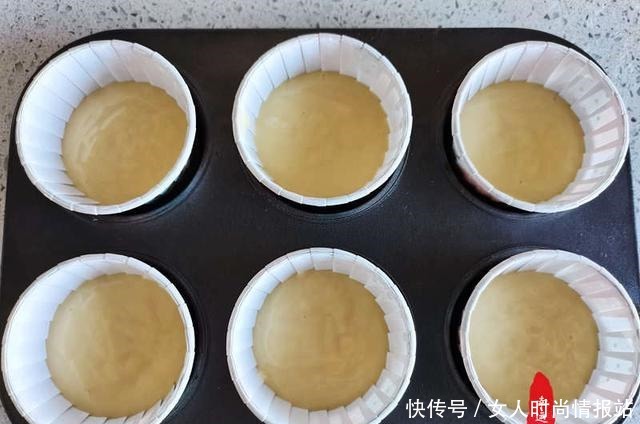 杯子蛋糕是个爆浆美味甜品,操作简单不用打发,好看又好吃哦