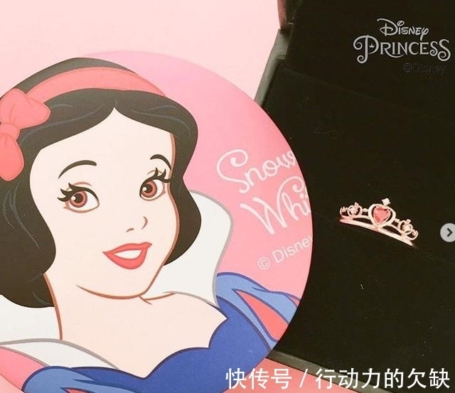 白雪公主 最美闺蜜戒!南韩联名「公主皇冠戒指」贝儿玫瑰水钻好浪漫