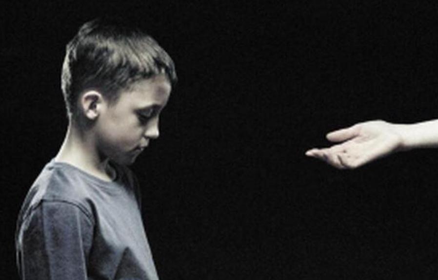 金钱观|“假精致”和“真粗糙”妈妈,带出的孩子差距明显,不仅是外表