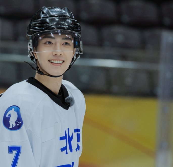 娱乐圈|男艺人流量价值排名:肖战稳站第一名老位置,蔡徐坤却无缘前三!