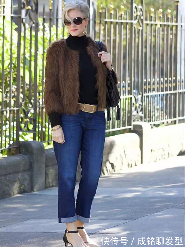 颜色|年过六十少穿“老年装”,学学这位奶奶的洋气穿搭,时髦又显年轻