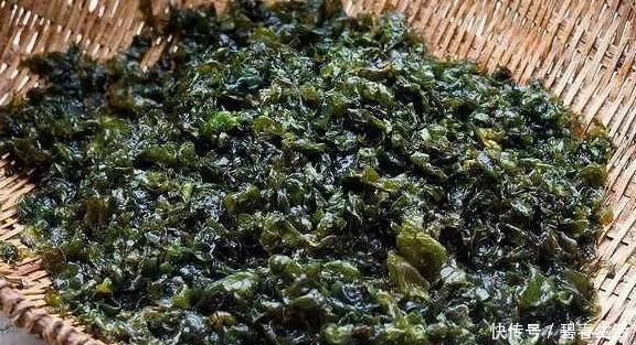 下雨|下雨后才长大,以前捡了一个小水桶,现在一斤高级菜卖70元,不是吗