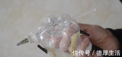 塑料瓶上穿一根绳子真厉害，这个用途懂的人还不多，早知道早受益